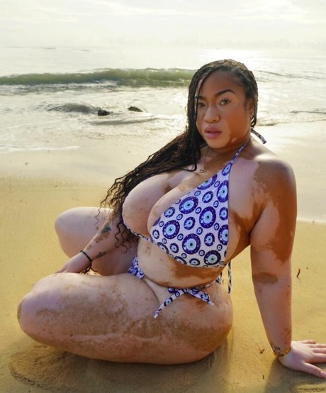 BBWソロオンリーファンズ セクシーヌード 画像