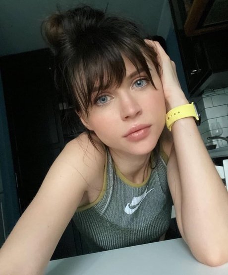 Natasha Shelyagina 無料女優 写真
