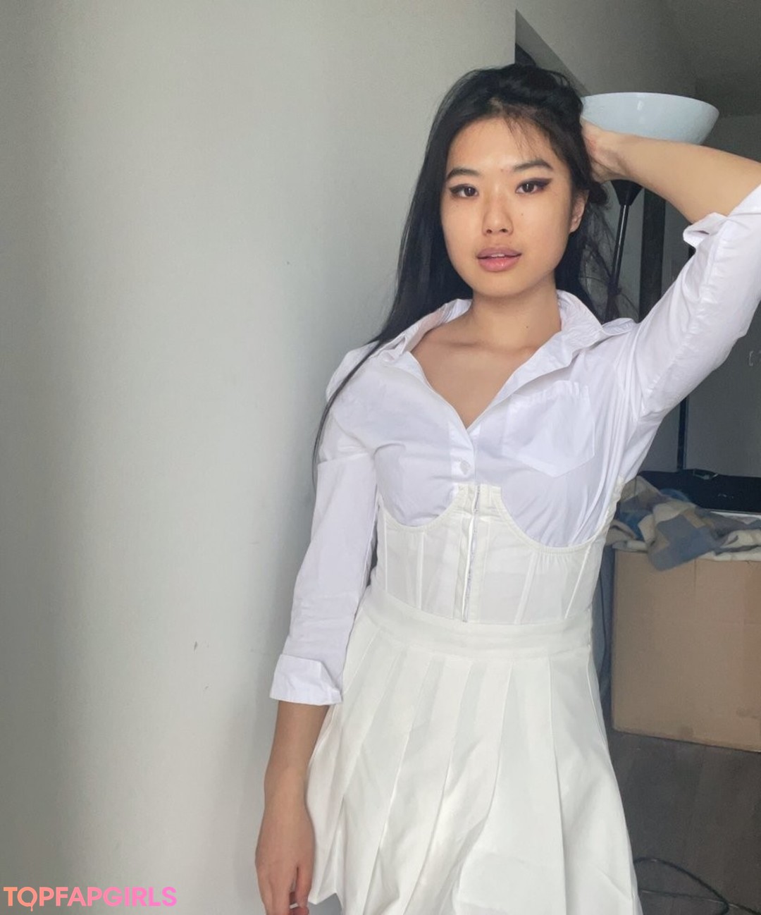 Nemsko 裸のモデル 画像