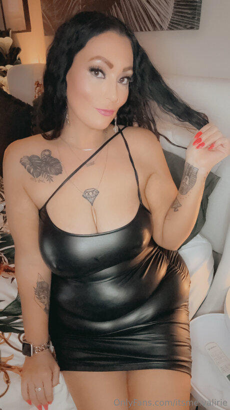 Itsme Valirie ポルノスター セクシー 画像