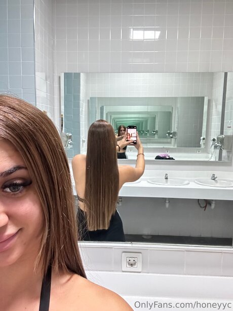 ブラックマジックオンリーファンズ 美しいヌード 写真
