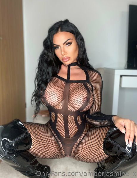 Amber Jasmine ヌードスター 写真