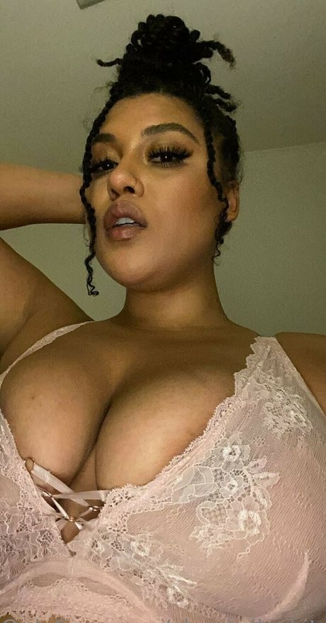 アナルファックオンリーファンズ ポルノ 画像