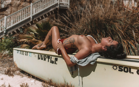 Reed Suicide 高品質のスター ギャラリー