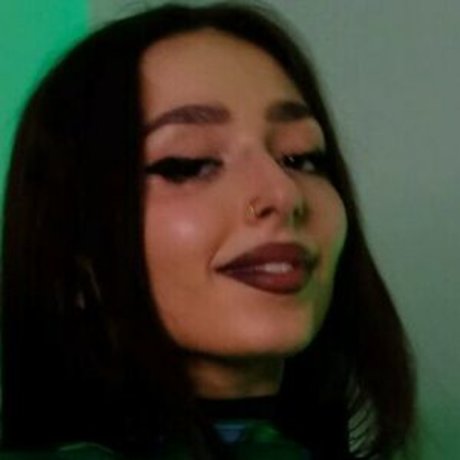 大学のオンリーファンズ セクシーヌード ギャラリー