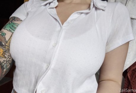 偽おっぱいオンリーファンズ 無料裸 写真