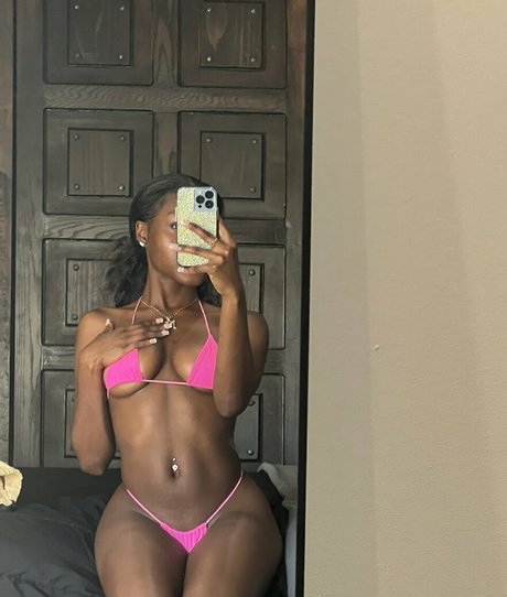 裸の写真 オンリーファンズ セクシー裸 写真