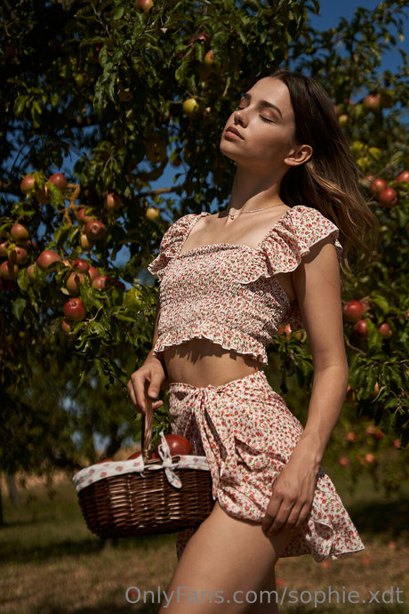 sophie xdt ヌードのポルノスター ギャラリー