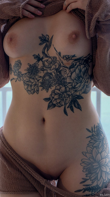 es lain セックスモデル 画像