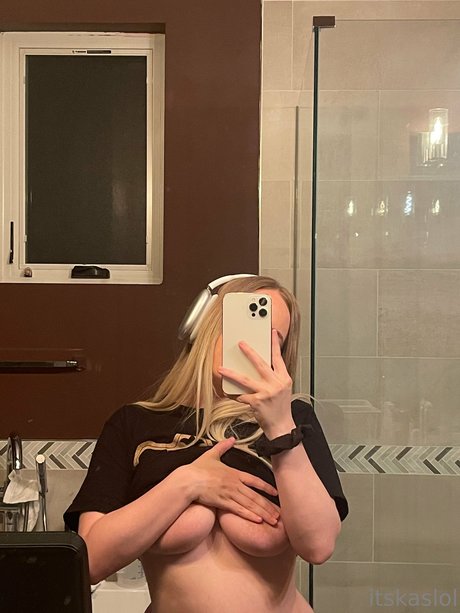 グローリーホール妻オンリーファンズ セクシー裸 ギャラリー