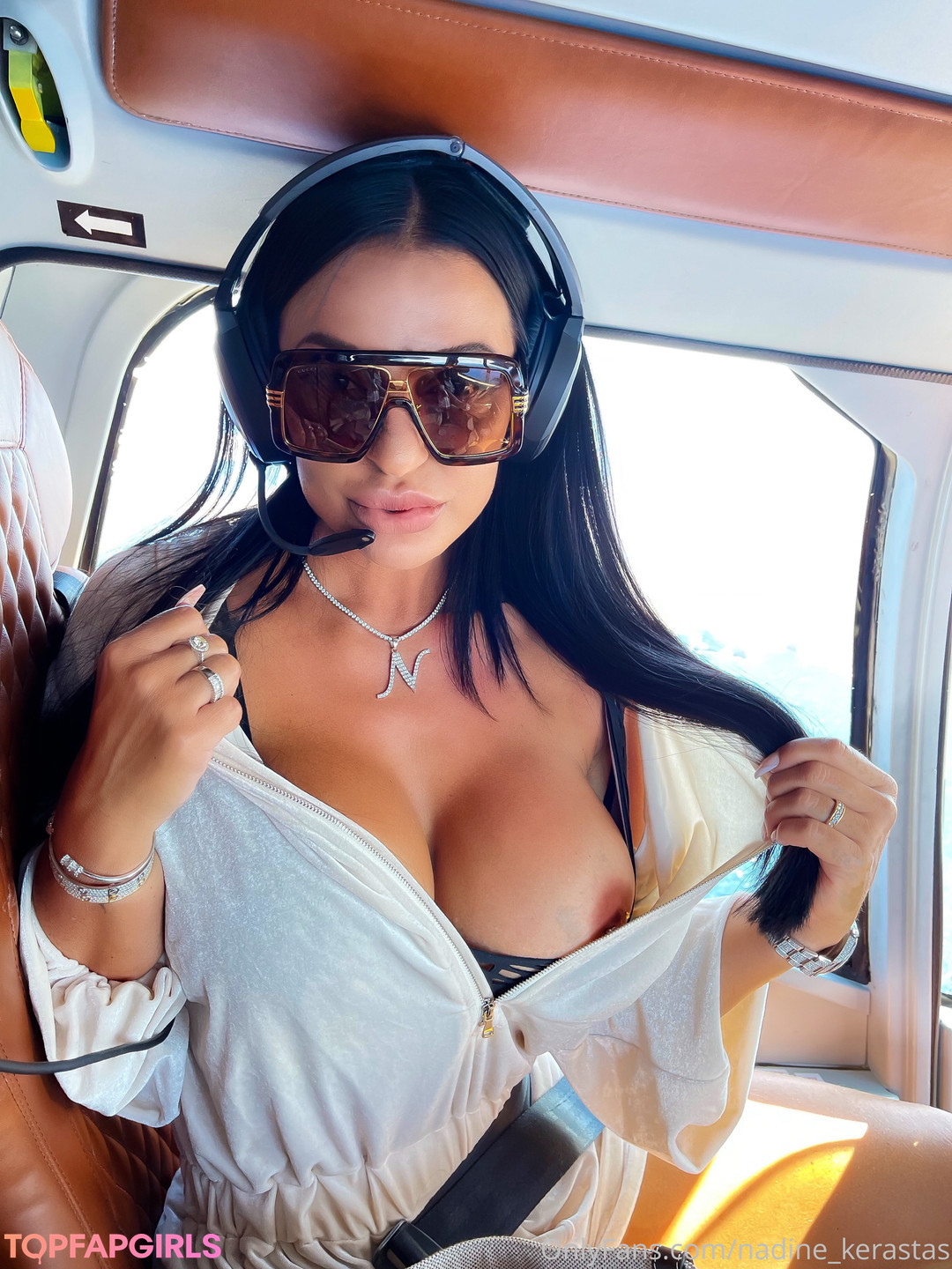 垂れ乳オンリーファンズ 無料xxx 写真