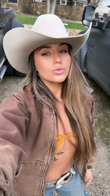 Skylyn Beaty 独占女優 アーカイブ