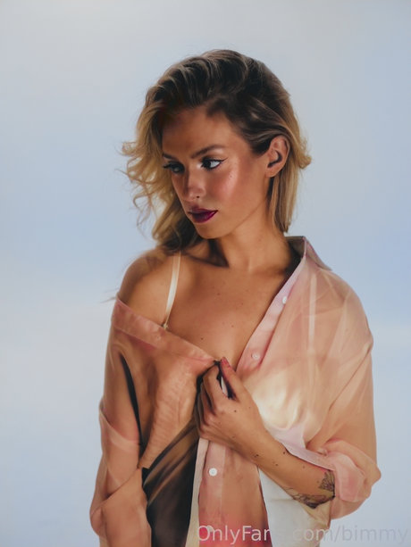 寝取られ妻オンリーファンズ 美しい 写真