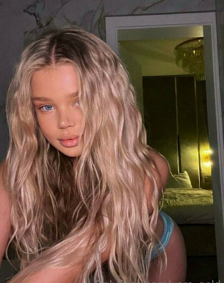 最もホットな女の子オンリーファンズ 美しい裸 写真