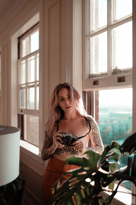 トゥワークオンリーファン セクシーヌード 画像