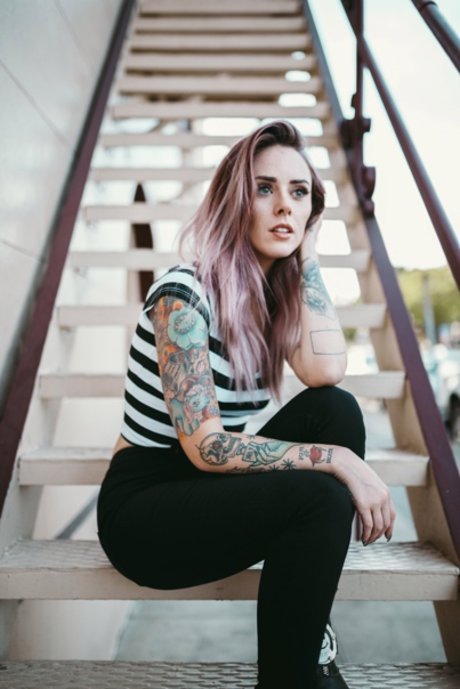 小さいペニスのオンリーファンズ ポルノ 写真