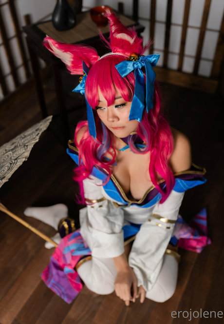 BBW 教師 オンリーファンズ セクシーヌード 写真