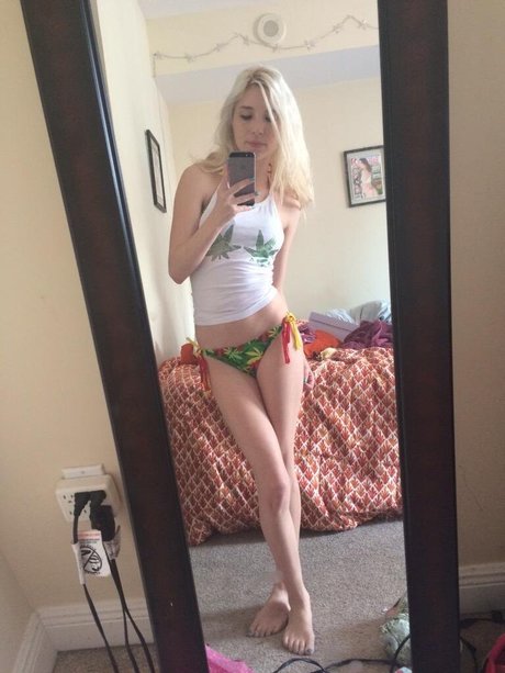 熟女潮吹きオンリーファンズ 裸 写真