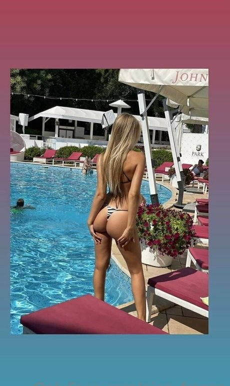 Gina Frozen 美しいモデル 写真