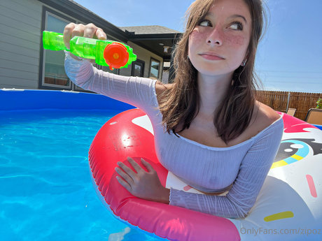 18歳のオンリーファンズ パーフェクト 画像