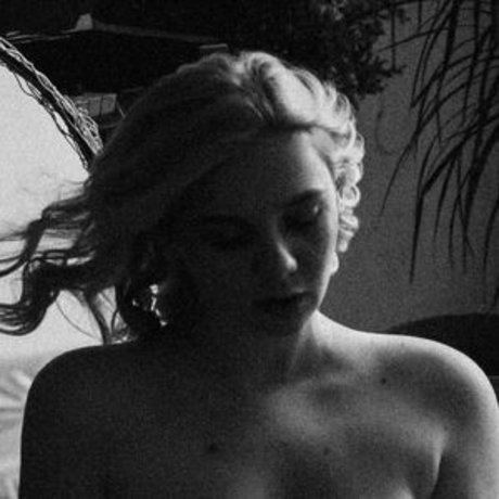 18ヌードオンリーファンズ セクシーxxx 写真