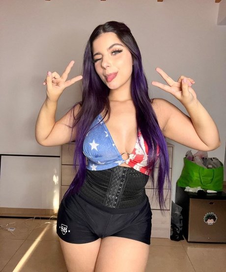裸のティーンオンリーファン セクシーヌード 写真