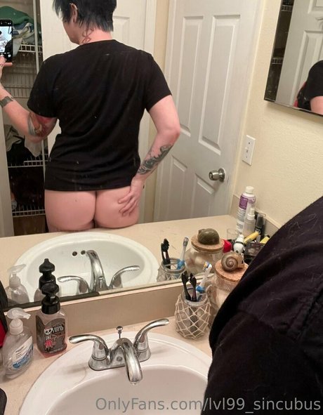lvl99 sincubus スター 裸 写真