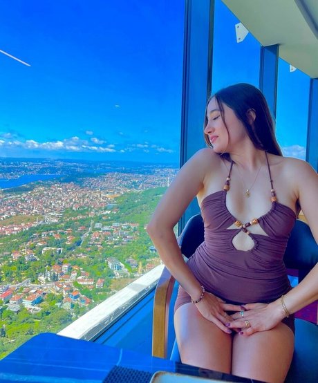 オニオンオンリーファン セクシー裸 画像