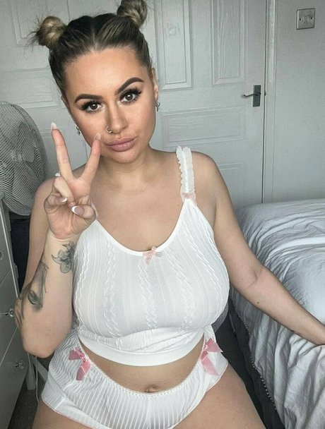 巻き毛のティーンズオンリーファンズ 美しいポルノ 写真