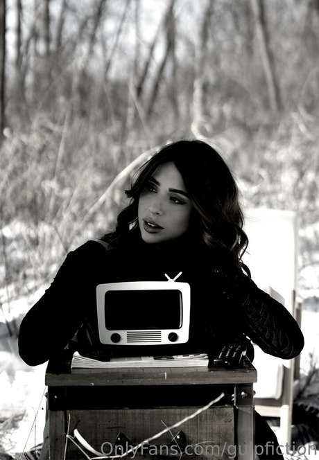 有名なレディボーイオンリーファンズ セクシー裸 写真