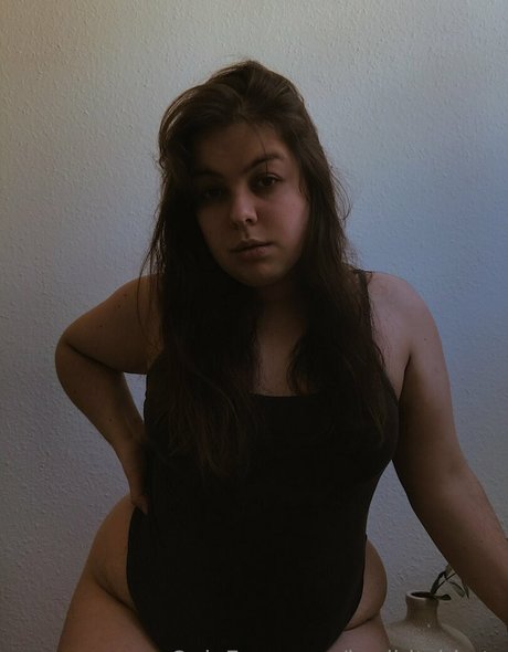 美しいフェラチオオンリーファンズ アート裸 写真