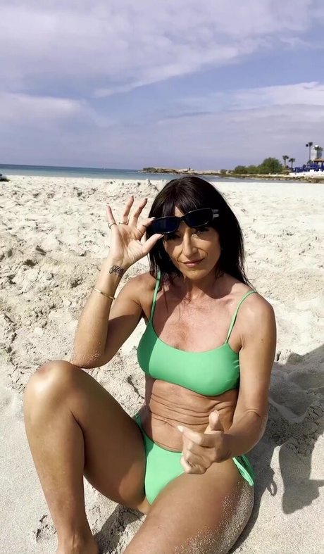 巨乳ゴスオンリーファンズ 美しい 写真