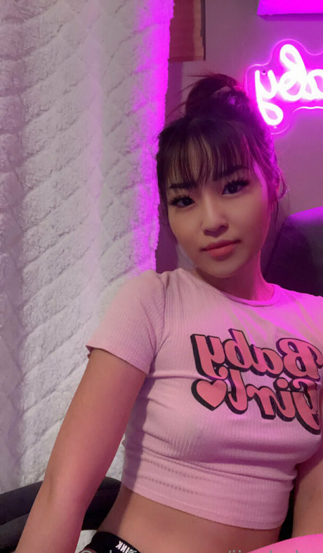 jiaebaby ポルノスター 可愛い 写真