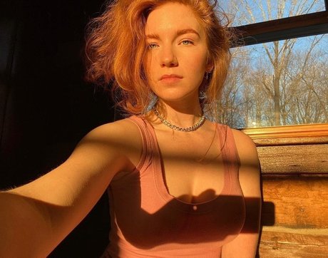 Annalise Basso top profile image