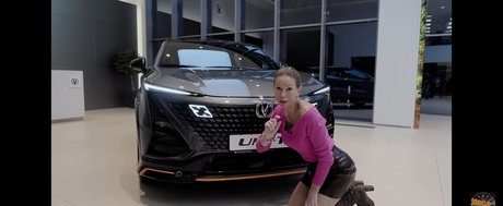 小さいペニスのオンリーファンズ セクシー 画像