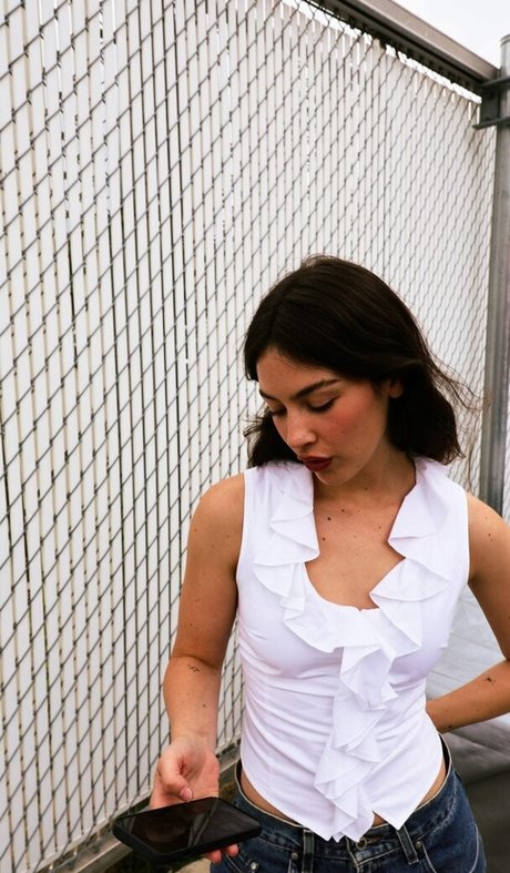 Gracie Abrams ポルノスター ベスト ギャラリー