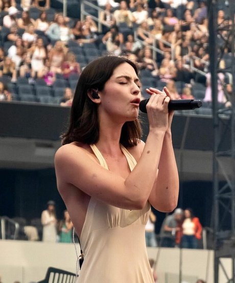 Gracie Abrams HDポルノスター 写真