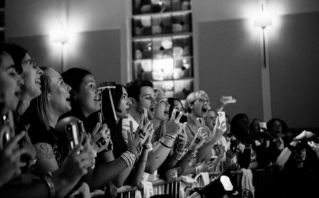 Gracie Abrams HD女優 写真