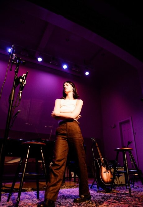 Gracie Abrams 裸のモデル アーカイブ