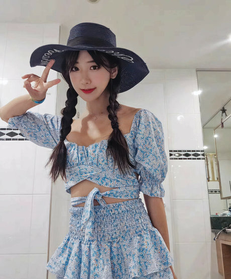 エボニーギルフオンリーファンズ ホット 写真