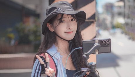主観視点の手コキオンリーファンズ アダルト 画像
