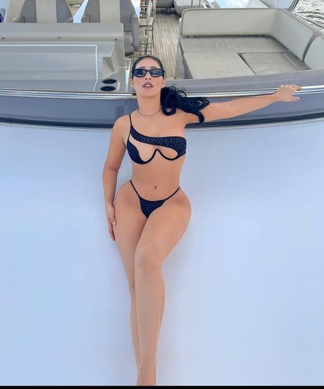 Simaria ポルノスター アダルト 写真