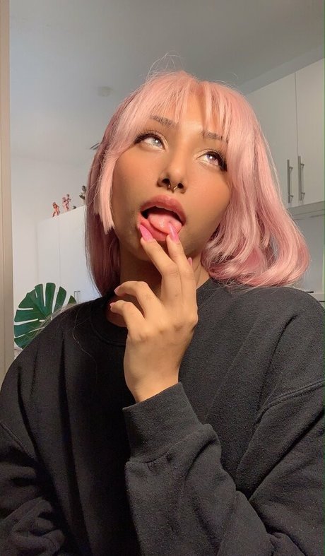 継娘オンリーファンズ ポルノグラフィック 写真