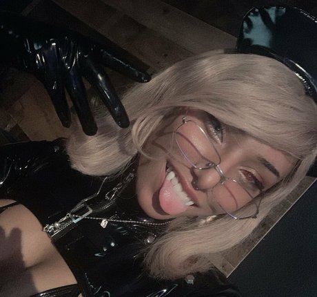 sadgyaru ポルノスター 美しい 写真