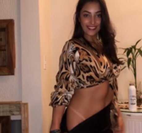 小さいチンポのシーメールオンリーファンズ 無料ヌード ギャラリー