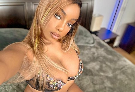 Lily Starfire ポルノスター 写真