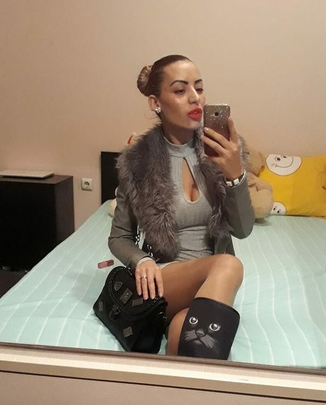 Marinela Adalbertova ホットモデル 画像
