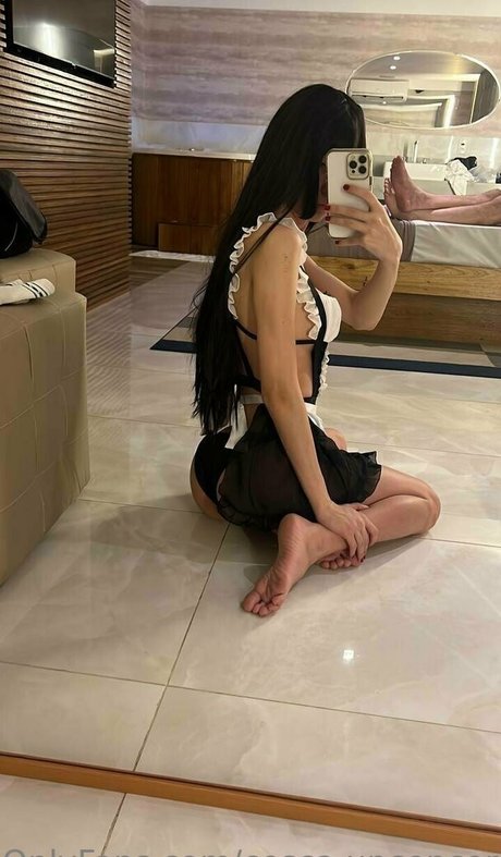 ドミナトリックスオンリーファンズ ポルノグラフィック 写真