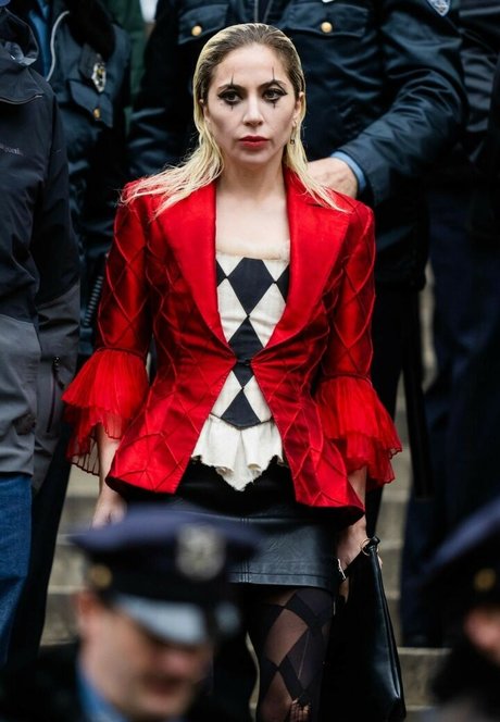 ランジェリーヌードオンリーファンズ セクシー裸 画像