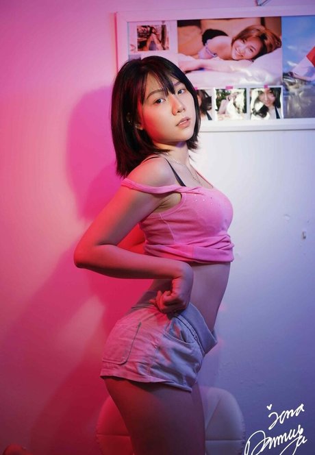 ぽっちゃりオンリーファンズ セクシー 写真